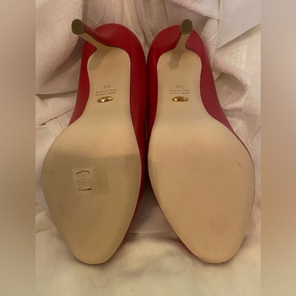 NWOT Sergio Rossi Red Leather Pumps - Picture 9 of 10